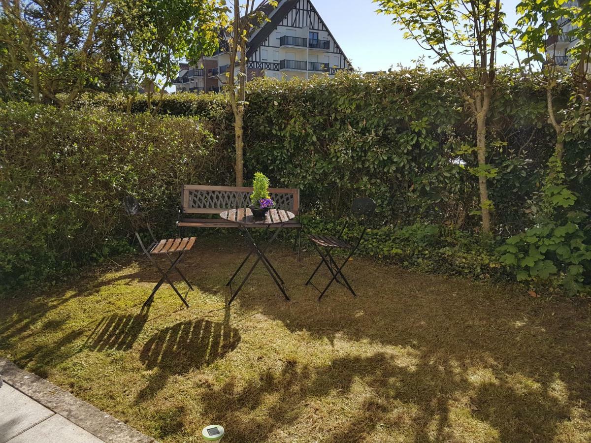 Ferienwohnung Studio Fleur Marine Cabourg Exterior foto